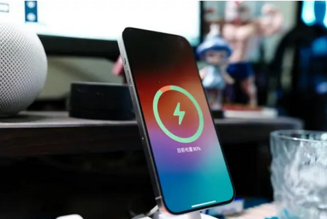 沭阳苹果15换屏服务分享用什么充电器给iPhone15充电更好 